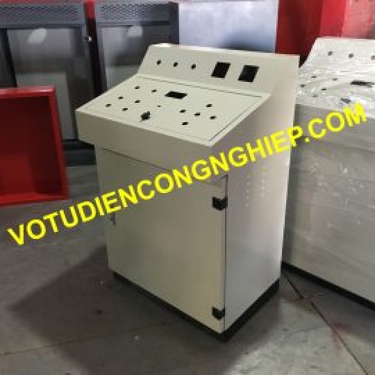 Vỏ Tủ Bàn Điều Khiển 1100x700x450 Sơn Tĩnh Điện